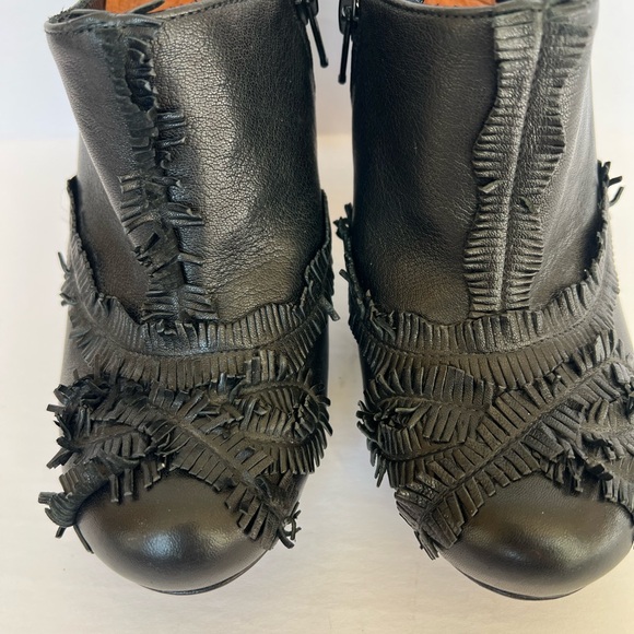 Chie Mihara Leather Chunky Fringe Heel Side Zipper Shoes - Picture 3 of 11